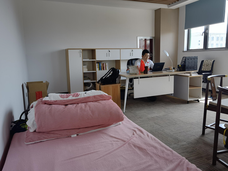 薩震節(jié)能空壓機(jī)北部戰(zhàn)區(qū)總經(jīng)理程總駐廠辦公